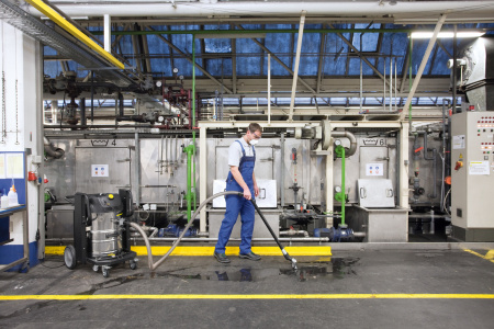 Индустриальный пылесос Karcher IVR-L 100/30 Sc